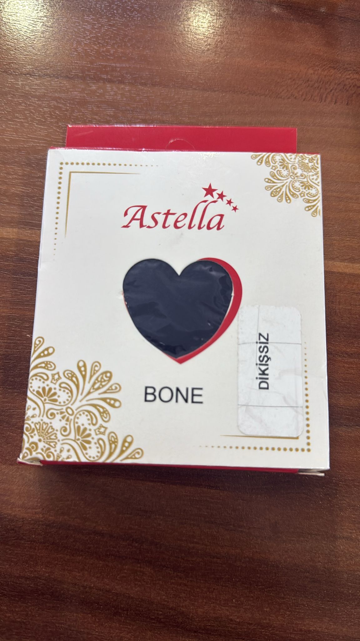 Astella dikişsiz baglı bone