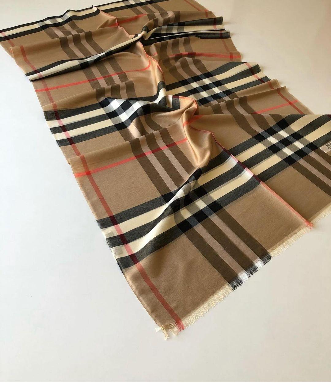 Burbery Ekose